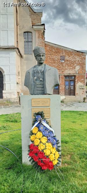 [P12] Bustul lui Avram Iancu. » foto by tata123 🔱
 - 
<span class="allrVoted glyphicon glyphicon-heart hidden" id="av1505394"></span>
<a class="m-l-10 hidden" id="sv1505394" onclick="voting_Foto_DelVot(,1505394,29173)" role="button">șterge vot <span class="glyphicon glyphicon-remove"></span></a>
<a id="v91505394" class=" c-red"  onclick="voting_Foto_SetVot(1505394)" role="button"><span class="glyphicon glyphicon-heart-empty"></span> <b>LIKE</b> = Votează poza</a> <img class="hidden"  id="f1505394W9" src="/imagini/loader.gif" border="0" /><span class="AjErrMes hidden" id="e1505394ErM"></span>