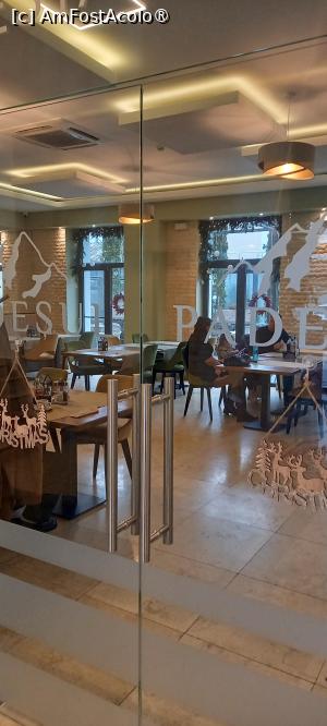 [P12] intrarea în restaurant » foto by zlatna
 - 
<span class="allrVoted glyphicon glyphicon-heart hidden" id="av1506317"></span>
<a class="m-l-10 hidden" id="sv1506317" onclick="voting_Foto_DelVot(,1506317,29176)" role="button">șterge vot <span class="glyphicon glyphicon-remove"></span></a>
<a id="v91506317" class=" c-red"  onclick="voting_Foto_SetVot(1506317)" role="button"><span class="glyphicon glyphicon-heart-empty"></span> <b>LIKE</b> = Votează poza</a> <img class="hidden"  id="f1506317W9" src="/imagini/loader.gif" border="0" /><span class="AjErrMes hidden" id="e1506317ErM"></span>