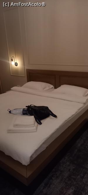 [P07] în camera 104 » foto by zlatna
 - 
<span class="allrVoted glyphicon glyphicon-heart hidden" id="av1506312"></span>
<a class="m-l-10 hidden" id="sv1506312" onclick="voting_Foto_DelVot(,1506312,29176)" role="button">șterge vot <span class="glyphicon glyphicon-remove"></span></a>
<a id="v91506312" class=" c-red"  onclick="voting_Foto_SetVot(1506312)" role="button"><span class="glyphicon glyphicon-heart-empty"></span> <b>LIKE</b> = Votează poza</a> <img class="hidden"  id="f1506312W9" src="/imagini/loader.gif" border="0" /><span class="AjErrMes hidden" id="e1506312ErM"></span>