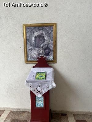 [P04] Icoana de la intrarea-n Mănăstire » foto by Yersinia Pestis
 - 
<span class="allrVoted glyphicon glyphicon-heart hidden" id="av1509569"></span>
<a class="m-l-10 hidden" id="sv1509569" onclick="voting_Foto_DelVot(,1509569,29193)" role="button">șterge vot <span class="glyphicon glyphicon-remove"></span></a>
<a id="v91509569" class=" c-red"  onclick="voting_Foto_SetVot(1509569)" role="button"><span class="glyphicon glyphicon-heart-empty"></span> <b>LIKE</b> = Votează poza</a> <img class="hidden"  id="f1509569W9" src="/imagini/loader.gif" border="0" /><span class="AjErrMes hidden" id="e1509569ErM"></span>