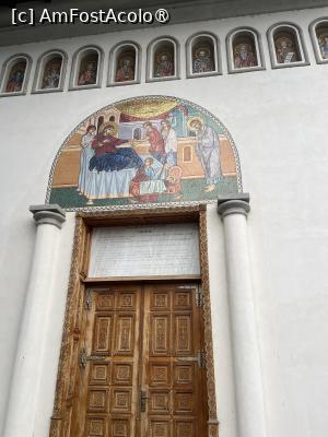 [P07] Intrarea-n biserică » foto by Yersinia Pestis
 - 
<span class="allrVoted glyphicon glyphicon-heart hidden" id="av1509572"></span>
<a class="m-l-10 hidden" id="sv1509572" onclick="voting_Foto_DelVot(,1509572,29193)" role="button">șterge vot <span class="glyphicon glyphicon-remove"></span></a>
<a id="v91509572" class=" c-red"  onclick="voting_Foto_SetVot(1509572)" role="button"><span class="glyphicon glyphicon-heart-empty"></span> <b>LIKE</b> = Votează poza</a> <img class="hidden"  id="f1509572W9" src="/imagini/loader.gif" border="0" /><span class="AjErrMes hidden" id="e1509572ErM"></span>