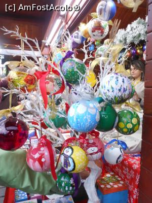 [P16] București - Târgul de Crăciun 2022. Globuri handmade. » foto by iulianic
 - 
<span class="allrVoted glyphicon glyphicon-heart hidden" id="av1341640"></span>
<a class="m-l-10 hidden" id="sv1341640" onclick="voting_Foto_DelVot(,1341640,29197)" role="button">șterge vot <span class="glyphicon glyphicon-remove"></span></a>
<a id="v91341640" class=" c-red"  onclick="voting_Foto_SetVot(1341640)" role="button"><span class="glyphicon glyphicon-heart-empty"></span> <b>LIKE</b> = Votează poza</a> <img class="hidden"  id="f1341640W9" src="/imagini/loader.gif" border="0" /><span class="AjErrMes hidden" id="e1341640ErM"></span>