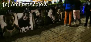 [P05] Fotografiile aflate la una din intrarile in targ.... cu victimele de la Colectiv, asa ce de spiritul Craciunului. » foto by ⭐ValentinB_88⭐
 - 
<span class="allrVoted glyphicon glyphicon-heart hidden" id="av1339933"></span>
<a class="m-l-10 hidden" id="sv1339933" onclick="voting_Foto_DelVot(,1339933,29197)" role="button">șterge vot <span class="glyphicon glyphicon-remove"></span></a>
<a id="v91339933" class=" c-red"  onclick="voting_Foto_SetVot(1339933)" role="button"><span class="glyphicon glyphicon-heart-empty"></span> <b>LIKE</b> = Votează poza</a> <img class="hidden"  id="f1339933W9" src="/imagini/loader.gif" border="0" /><span class="AjErrMes hidden" id="e1339933ErM"></span>