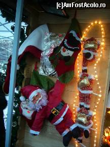 [P07] Targul de Craciun din Parcul Cismigiu, Mosul facand antrenamente pentru coborarea pe cosul casei sau...aerisirea blocului! » foto by magdalena
 - 
<span class="allrVoted glyphicon glyphicon-heart hidden" id="av173087"></span>
<a class="m-l-10 hidden" id="sv173087" onclick="voting_Foto_DelVot(,173087,29197)" role="button">șterge vot <span class="glyphicon glyphicon-remove"></span></a>
<a id="v9173087" class=" c-red"  onclick="voting_Foto_SetVot(173087)" role="button"><span class="glyphicon glyphicon-heart-empty"></span> <b>LIKE</b> = Votează poza</a> <img class="hidden"  id="f173087W9" src="/imagini/loader.gif" border="0" /><span class="AjErrMes hidden" id="e173087ErM"></span>