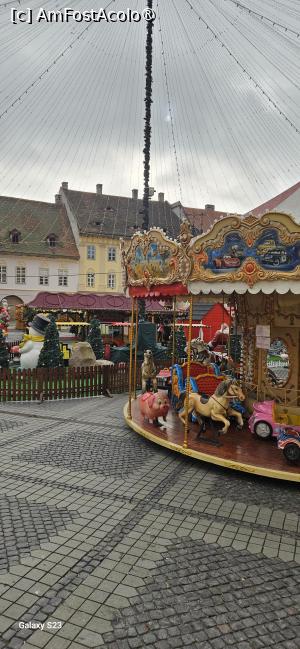 [P13] Caruselul din Targ Crăciun Sibiu » foto by kmy
 - 
<span class="allrVoted glyphicon glyphicon-heart hidden" id="av1400356"></span>
<a class="m-l-10 hidden" id="sv1400356" onclick="voting_Foto_DelVot(,1400356,29199)" role="button">șterge vot <span class="glyphicon glyphicon-remove"></span></a>
<a id="v91400356" class=" c-red"  onclick="voting_Foto_SetVot(1400356)" role="button"><span class="glyphicon glyphicon-heart-empty"></span> <b>LIKE</b> = Votează poza</a> <img class="hidden"  id="f1400356W9" src="/imagini/loader.gif" border="0" /><span class="AjErrMes hidden" id="e1400356ErM"></span>