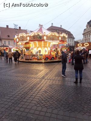[P22] Caruselul din t&acirc;rgul de Crăciun » foto by nelu73
 - 
<span class="allrVoted glyphicon glyphicon-heart hidden" id="av1341253"></span>
<a class="m-l-10 hidden" id="sv1341253" onclick="voting_Foto_DelVot(,1341253,29199)" role="button">șterge vot <span class="glyphicon glyphicon-remove"></span></a>
<a id="v91341253" class=" c-red"  onclick="voting_Foto_SetVot(1341253)" role="button"><span class="glyphicon glyphicon-heart-empty"></span> <b>LIKE</b> = Votează poza</a> <img class="hidden"  id="f1341253W9" src="/imagini/loader.gif" border="0" /><span class="AjErrMes hidden" id="e1341253ErM"></span>
