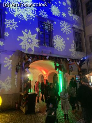 [P20] Intrarea în curtea muzeului Brukenthal » foto by AZE
 - 
<span class="allrVoted glyphicon glyphicon-heart hidden" id="av1399711"></span>
<a class="m-l-10 hidden" id="sv1399711" onclick="voting_Foto_DelVot(,1399711,29199)" role="button">șterge vot <span class="glyphicon glyphicon-remove"></span></a>
<a id="v91399711" class=" c-red"  onclick="voting_Foto_SetVot(1399711)" role="button"><span class="glyphicon glyphicon-heart-empty"></span> <b>LIKE</b> = Votează poza</a> <img class="hidden"  id="f1399711W9" src="/imagini/loader.gif" border="0" /><span class="AjErrMes hidden" id="e1399711ErM"></span>