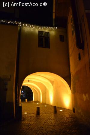 [P33] Tunelul de sub Turnul Sfatului (fosta poarta de intrare in cetate)  » foto by AZE
 - 
<span class="allrVoted glyphicon glyphicon-heart hidden" id="av814168"></span>
<a class="m-l-10 hidden" id="sv814168" onclick="voting_Foto_DelVot(,814168,29199)" role="button">șterge vot <span class="glyphicon glyphicon-remove"></span></a>
<a id="v9814168" class=" c-red"  onclick="voting_Foto_SetVot(814168)" role="button"><span class="glyphicon glyphicon-heart-empty"></span> <b>LIKE</b> = Votează poza</a> <img class="hidden"  id="f814168W9" src="/imagini/loader.gif" border="0" /><span class="AjErrMes hidden" id="e814168ErM"></span>