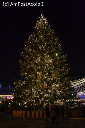 [P06] Bradul de Craciun Sibiu 2016 » foto by AZE
 - 
<span class="allrVoted glyphicon glyphicon-heart hidden" id="av814141"></span>
<a class="m-l-10 hidden" id="sv814141" onclick="voting_Foto_DelVot(,814141,29199)" role="button">șterge vot <span class="glyphicon glyphicon-remove"></span></a>
<a id="v9814141" class=" c-red"  onclick="voting_Foto_SetVot(814141)" role="button"><span class="glyphicon glyphicon-heart-empty"></span> <b>LIKE</b> = Votează poza</a> <img class="hidden"  id="f814141W9" src="/imagini/loader.gif" border="0" /><span class="AjErrMes hidden" id="e814141ErM"></span>