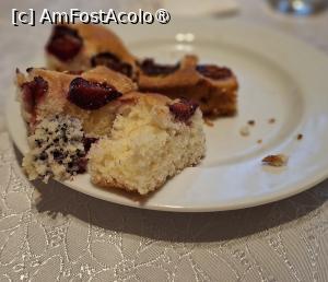 [P30] Pensiunea Cristina - cina » foto by Carmen Ion
 - 
&lt;span class=&quot;allrVoted glyphicon glyphicon-heart hidden&quot; id=&quot;av1510277&quot;&gt;&lt;/span&gt;
&lt;a class=&quot;m-l-10 hidden&quot; id=&quot;sv1510277&quot; onclick=&quot;voting_Foto_DelVot(,1510277,29200)&quot; role=&quot;button&quot;&gt;șterge vot &lt;span class=&quot;glyphicon glyphicon-remove&quot;&gt;&lt;/span&gt;&lt;/a&gt;
&lt;a id=&quot;v91510277&quot; class=&quot; c-red&quot;  onclick=&quot;voting_Foto_SetVot(1510277)&quot; role=&quot;button&quot;&gt;&lt;span class=&quot;glyphicon glyphicon-heart-empty&quot;&gt;&lt;/span&gt; &lt;b&gt;LIKE&lt;/b&gt; = Votează poza&lt;/a&gt; &lt;img class=&quot;hidden&quot;  id=&quot;f1510277W9&quot; src=&quot;/imagini/loader.gif&quot; border=&quot;0&quot; /&gt;&lt;span class=&quot;AjErrMes hidden&quot; id=&quot;e1510277ErM&quot;&gt;&lt;/span&gt;