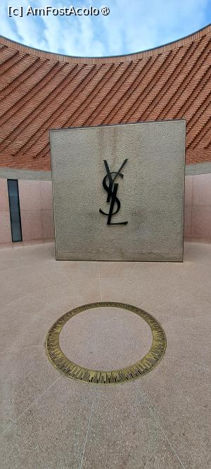 [P61] Sigla Yves Saint Laurent » foto by irinad
 - 
<span class="allrVoted glyphicon glyphicon-heart hidden" id="av1510665"></span>
<a class="m-l-10 hidden" id="sv1510665" onclick="voting_Foto_DelVot(,1510665,29203)" role="button">șterge vot <span class="glyphicon glyphicon-remove"></span></a>
<a id="v91510665" class=" c-red"  onclick="voting_Foto_SetVot(1510665)" role="button"><span class="glyphicon glyphicon-heart-empty"></span> <b>LIKE</b> = Votează poza</a> <img class="hidden"  id="f1510665W9" src="/imagini/loader.gif" border="0" /><span class="AjErrMes hidden" id="e1510665ErM"></span>