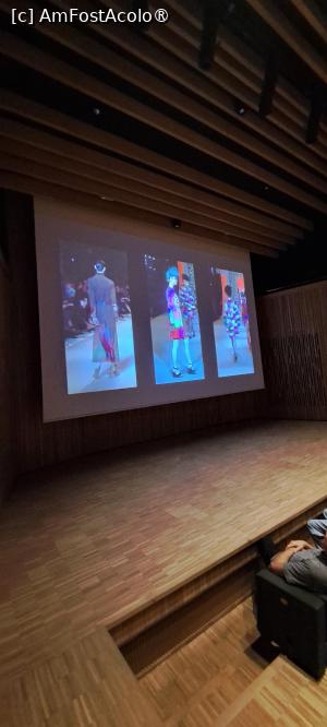 [P72] Din Muzeul Yves Saint Laurent, auditoriul » foto by irinad
 - 
<span class="allrVoted glyphicon glyphicon-heart hidden" id="av1510676"></span>
<a class="m-l-10 hidden" id="sv1510676" onclick="voting_Foto_DelVot(,1510676,29203)" role="button">șterge vot <span class="glyphicon glyphicon-remove"></span></a>
<a id="v91510676" class=" c-red"  onclick="voting_Foto_SetVot(1510676)" role="button"><span class="glyphicon glyphicon-heart-empty"></span> <b>LIKE</b> = Votează poza</a> <img class="hidden"  id="f1510676W9" src="/imagini/loader.gif" border="0" /><span class="AjErrMes hidden" id="e1510676ErM"></span>