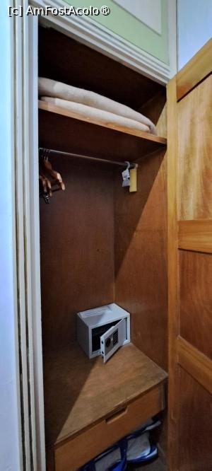 [P20] Dulapul de haine cu seiful aferent » foto by irinad
 - 
<span class="allrVoted glyphicon glyphicon-heart hidden" id="av1511584"></span>
<a class="m-l-10 hidden" id="sv1511584" onclick="voting_Foto_DelVot(,1511584,29207)" role="button">șterge vot <span class="glyphicon glyphicon-remove"></span></a>
<a id="v91511584" class=" c-red"  onclick="voting_Foto_SetVot(1511584)" role="button"><span class="glyphicon glyphicon-heart-empty"></span> <b>LIKE</b> = Votează poza</a> <img class="hidden"  id="f1511584W9" src="/imagini/loader.gif" border="0" /><span class="AjErrMes hidden" id="e1511584ErM"></span>