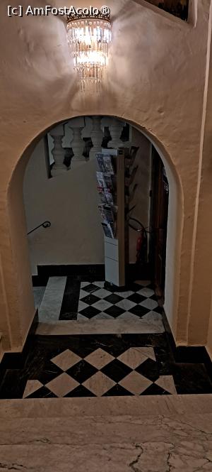 [P37] Hotel Castille, arcadă pe scări » foto by irinad
 - 
<span class="allrVoted glyphicon glyphicon-heart hidden" id="av1511601"></span>
<a class="m-l-10 hidden" id="sv1511601" onclick="voting_Foto_DelVot(,1511601,29207)" role="button">șterge vot <span class="glyphicon glyphicon-remove"></span></a>
<a id="v91511601" class=" c-red"  onclick="voting_Foto_SetVot(1511601)" role="button"><span class="glyphicon glyphicon-heart-empty"></span> <b>LIKE</b> = Votează poza</a> <img class="hidden"  id="f1511601W9" src="/imagini/loader.gif" border="0" /><span class="AjErrMes hidden" id="e1511601ErM"></span>
