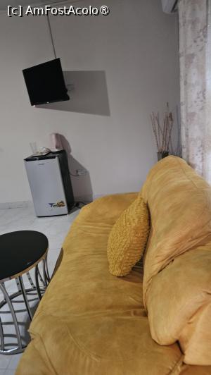 [P12] o canapea » foto by robert
 - 
<span class="allrVoted glyphicon glyphicon-heart hidden" id="av1511626"></span>
<a class="m-l-10 hidden" id="sv1511626" onclick="voting_Foto_DelVot(,1511626,29210)" role="button">șterge vot <span class="glyphicon glyphicon-remove"></span></a>
<a id="v91511626" class=" c-red"  onclick="voting_Foto_SetVot(1511626)" role="button"><span class="glyphicon glyphicon-heart-empty"></span> <b>LIKE</b> = Votează poza</a> <img class="hidden"  id="f1511626W9" src="/imagini/loader.gif" border="0" /><span class="AjErrMes hidden" id="e1511626ErM"></span>