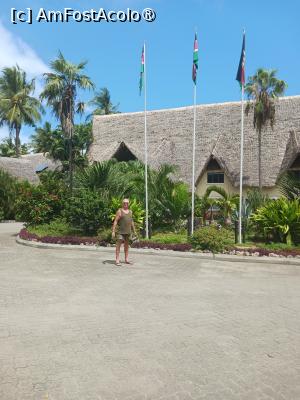 [P23] intrarea in hotel » foto by nela b
 - 
<span class="allrVoted glyphicon glyphicon-heart hidden" id="av1512805"></span>
<a class="m-l-10 hidden" id="sv1512805" onclick="voting_Foto_DelVot(,1512805,29217)" role="button">șterge vot <span class="glyphicon glyphicon-remove"></span></a>
<a id="v91512805" class=" c-red"  onclick="voting_Foto_SetVot(1512805)" role="button"><span class="glyphicon glyphicon-heart-empty"></span> <b>LIKE</b> = Votează poza</a> <img class="hidden"  id="f1512805W9" src="/imagini/loader.gif" border="0" /><span class="AjErrMes hidden" id="e1512805ErM"></span>