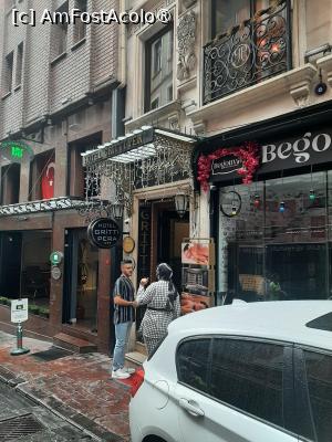 [P04] Hotel Gritti Pera » foto by adso
 - 
<span class="allrVoted glyphicon glyphicon-heart hidden" id="av1512882"></span>
<a class="m-l-10 hidden" id="sv1512882" onclick="voting_Foto_DelVot(,1512882,29218)" role="button">șterge vot <span class="glyphicon glyphicon-remove"></span></a>
<a id="v91512882" class=" c-red"  onclick="voting_Foto_SetVot(1512882)" role="button"><span class="glyphicon glyphicon-heart-empty"></span> <b>LIKE</b> = Votează poza</a> <img class="hidden"  id="f1512882W9" src="/imagini/loader.gif" border="0" /><span class="AjErrMes hidden" id="e1512882ErM"></span>