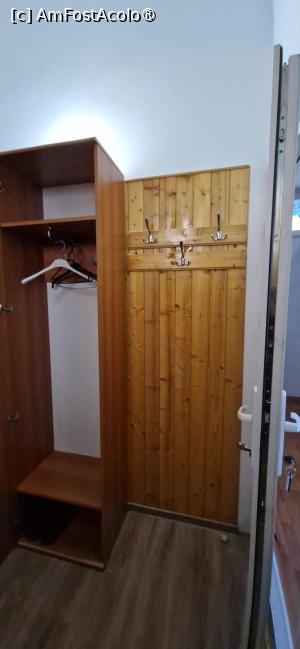 [P10] 10. Dulapul de haine și cuierul. » foto by doinafil
 - 
<span class="allrVoted glyphicon glyphicon-heart hidden" id="av1513156"></span>
<a class="m-l-10 hidden" id="sv1513156" onclick="voting_Foto_DelVot(,1513156,29219)" role="button">șterge vot <span class="glyphicon glyphicon-remove"></span></a>
<a id="v91513156" class=" c-red"  onclick="voting_Foto_SetVot(1513156)" role="button"><span class="glyphicon glyphicon-heart-empty"></span> <b>LIKE</b> = Votează poza</a> <img class="hidden"  id="f1513156W9" src="/imagini/loader.gif" border="0" /><span class="AjErrMes hidden" id="e1513156ErM"></span>