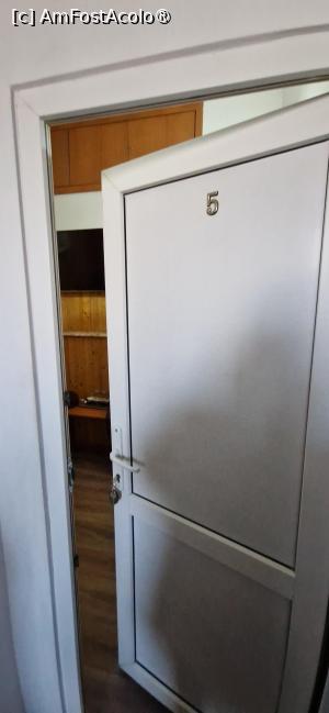 [P09] 9. Ușa camerei noastre. » foto by doinafil
 - 
<span class="allrVoted glyphicon glyphicon-heart hidden" id="av1513155"></span>
<a class="m-l-10 hidden" id="sv1513155" onclick="voting_Foto_DelVot(,1513155,29219)" role="button">șterge vot <span class="glyphicon glyphicon-remove"></span></a>
<a id="v91513155" class=" c-red"  onclick="voting_Foto_SetVot(1513155)" role="button"><span class="glyphicon glyphicon-heart-empty"></span> <b>LIKE</b> = Votează poza</a> <img class="hidden"  id="f1513155W9" src="/imagini/loader.gif" border="0" /><span class="AjErrMes hidden" id="e1513155ErM"></span>