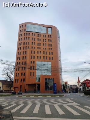 [P39] Ana Tower,la st&acirc;nga se află muzeul » foto by AZE
 - 
<span class="allrVoted glyphicon glyphicon-heart hidden" id="av1355990"></span>
<a class="m-l-10 hidden" id="sv1355990" onclick="voting_Foto_DelVot(,1355990,29226)" role="button">șterge vot <span class="glyphicon glyphicon-remove"></span></a>
<a id="v91355990" class=" c-red"  onclick="voting_Foto_SetVot(1355990)" role="button"><span class="glyphicon glyphicon-heart-empty"></span> <b>LIKE</b> = Votează poza</a> <img class="hidden"  id="f1355990W9" src="/imagini/loader.gif" border="0" /><span class="AjErrMes hidden" id="e1355990ErM"></span>