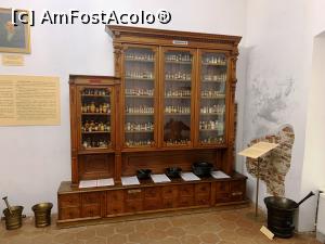 [P44] Mobilier din camera de homeopatie » foto by AZE
 - 
<span class="allrVoted glyphicon glyphicon-heart hidden" id="av1356500"></span>
<a class="m-l-10 hidden" id="sv1356500" onclick="voting_Foto_DelVot(,1356500,29227)" role="button">șterge vot <span class="glyphicon glyphicon-remove"></span></a>
<a id="v91356500" class=" c-red"  onclick="voting_Foto_SetVot(1356500)" role="button"><span class="glyphicon glyphicon-heart-empty"></span> <b>LIKE</b> = Votează poza</a> <img class="hidden"  id="f1356500W9" src="/imagini/loader.gif" border="0" /><span class="AjErrMes hidden" id="e1356500ErM"></span>