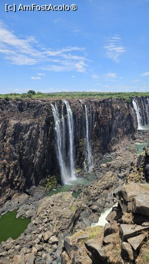 [P27] Victoria Falls Zimbabwe » foto by robert
 - 
<span class="allrVoted glyphicon glyphicon-heart hidden" id="av1514454"></span>
<a class="m-l-10 hidden" id="sv1514454" onclick="voting_Foto_DelVot(,1514454,29230)" role="button">șterge vot <span class="glyphicon glyphicon-remove"></span></a>
<a id="v91514454" class=" c-red"  onclick="voting_Foto_SetVot(1514454)" role="button"><span class="glyphicon glyphicon-heart-empty"></span> <b>LIKE</b> = Votează poza</a> <img class="hidden"  id="f1514454W9" src="/imagini/loader.gif" border="0" /><span class="AjErrMes hidden" id="e1514454ErM"></span>