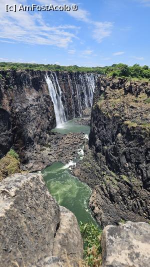 [P34] Victoria Falls Zimbabwe » foto by robert
 - 
<span class="allrVoted glyphicon glyphicon-heart hidden" id="av1514461"></span>
<a class="m-l-10 hidden" id="sv1514461" onclick="voting_Foto_DelVot(,1514461,29230)" role="button">șterge vot <span class="glyphicon glyphicon-remove"></span></a>
<a id="v91514461" class=" c-red"  onclick="voting_Foto_SetVot(1514461)" role="button"><span class="glyphicon glyphicon-heart-empty"></span> <b>LIKE</b> = Votează poza</a> <img class="hidden"  id="f1514461W9" src="/imagini/loader.gif" border="0" /><span class="AjErrMes hidden" id="e1514461ErM"></span>