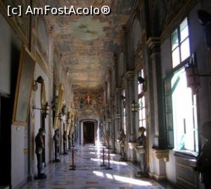 [P15] Coridor din Palat cu tavanul pictat in fresce multicolore si manechine imbracate in armuri de pe vremea Cavalerilor Ordinului. » foto by ovidiuyepi
 - 
<span class="allrVoted glyphicon glyphicon-heart hidden" id="av1233290"></span>
<a class="m-l-10 hidden" id="sv1233290" onclick="voting_Foto_DelVot(,1233290,29231)" role="button">șterge vot <span class="glyphicon glyphicon-remove"></span></a>
<a id="v91233290" class=" c-red"  onclick="voting_Foto_SetVot(1233290)" role="button"><span class="glyphicon glyphicon-heart-empty"></span> <b>LIKE</b> = Votează poza</a> <img class="hidden"  id="f1233290W9" src="/imagini/loader.gif" border="0" /><span class="AjErrMes hidden" id="e1233290ErM"></span>