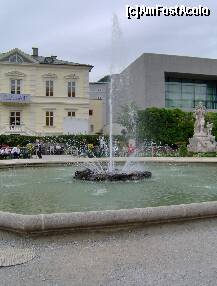 [P12] O zi in Salzburg - Gradinile Mirabell - fantana octogonala din centru » foto by irma_ro*
 - 
<span class="allrVoted glyphicon glyphicon-heart hidden" id="av173069"></span>
<a class="m-l-10 hidden" id="sv173069" onclick="voting_Foto_DelVot(,173069,29235)" role="button">șterge vot <span class="glyphicon glyphicon-remove"></span></a>
<a id="v9173069" class=" c-red"  onclick="voting_Foto_SetVot(173069)" role="button"><span class="glyphicon glyphicon-heart-empty"></span> <b>LIKE</b> = Votează poza</a> <img class="hidden"  id="f173069W9" src="/imagini/loader.gif" border="0" /><span class="AjErrMes hidden" id="e173069ErM"></span>