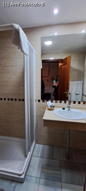 [P34] Hotel Europa,în baie » foto by irinad
 - 
<span class="allrVoted glyphicon glyphicon-heart hidden" id="av1516703"></span>
<a class="m-l-10 hidden" id="sv1516703" onclick="voting_Foto_DelVot(,1516703,29240)" role="button">șterge vot <span class="glyphicon glyphicon-remove"></span></a>
<a id="v91516703" class=" c-red"  onclick="voting_Foto_SetVot(1516703)" role="button"><span class="glyphicon glyphicon-heart-empty"></span> <b>LIKE</b> = Votează poza</a> <img class="hidden"  id="f1516703W9" src="/imagini/loader.gif" border="0" /><span class="AjErrMes hidden" id="e1516703ErM"></span>