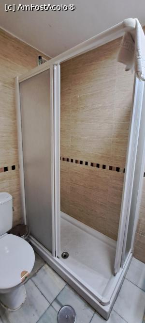 [P35] Hotel Europa,în baie » foto by irinad
 - 
<span class="allrVoted glyphicon glyphicon-heart hidden" id="av1516704"></span>
<a class="m-l-10 hidden" id="sv1516704" onclick="voting_Foto_DelVot(,1516704,29240)" role="button">șterge vot <span class="glyphicon glyphicon-remove"></span></a>
<a id="v91516704" class=" c-red"  onclick="voting_Foto_SetVot(1516704)" role="button"><span class="glyphicon glyphicon-heart-empty"></span> <b>LIKE</b> = Votează poza</a> <img class="hidden"  id="f1516704W9" src="/imagini/loader.gif" border="0" /><span class="AjErrMes hidden" id="e1516704ErM"></span>