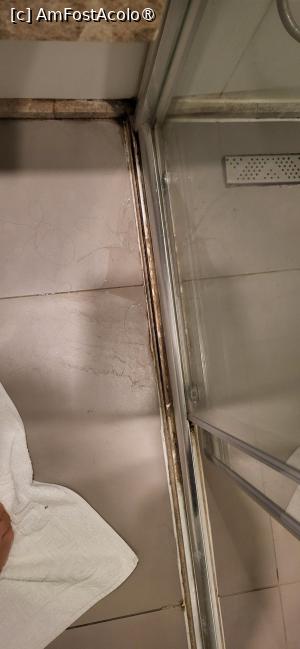 [P01] apa se scurgea din cabina de dus » foto by Marynaa
 - 
<span class="allrVoted glyphicon glyphicon-heart hidden" id="av1517248"></span>
<a class="m-l-10 hidden" id="sv1517248" onclick="voting_Foto_DelVot(,1517248,29246)" role="button">șterge vot <span class="glyphicon glyphicon-remove"></span></a>
<a id="v91517248" class=" c-red"  onclick="voting_Foto_SetVot(1517248)" role="button"><span class="glyphicon glyphicon-heart-empty"></span> <b>LIKE</b> = Votează poza</a> <img class="hidden"  id="f1517248W9" src="/imagini/loader.gif" border="0" /><span class="AjErrMes hidden" id="e1517248ErM"></span>