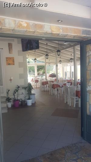 [P03] Taverna Dionysos - Liocharis Apartments, Lourdata » foto by vlado2
 - 
<span class="allrVoted glyphicon glyphicon-heart hidden" id="av1518838"></span>
<a class="m-l-10 hidden" id="sv1518838" onclick="voting_Foto_DelVot(,1518838,29258)" role="button">șterge vot <span class="glyphicon glyphicon-remove"></span></a>
<a id="v91518838" class=" c-red"  onclick="voting_Foto_SetVot(1518838)" role="button"><span class="glyphicon glyphicon-heart-empty"></span> <b>LIKE</b> = Votează poza</a> <img class="hidden"  id="f1518838W9" src="/imagini/loader.gif" border="0" /><span class="AjErrMes hidden" id="e1518838ErM"></span>