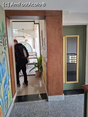 [P25] Giza, Egipt, „Pyramids Spiritual Gate” Hotel, Holul de la Etajuj 4 de la zona de servit micul dejun și Liftul în dreapta... » foto by mprofeanu
 - 
<span class="allrVoted glyphicon glyphicon-heart hidden" id="av1519614"></span>
<a class="m-l-10 hidden" id="sv1519614" onclick="voting_Foto_DelVot(,1519614,29265)" role="button">șterge vot <span class="glyphicon glyphicon-remove"></span></a>
<a id="v91519614" class=" c-red"  onclick="voting_Foto_SetVot(1519614)" role="button"><span class="glyphicon glyphicon-heart-empty"></span> <b>LIKE</b> = Votează poza</a> <img class="hidden"  id="f1519614W9" src="/imagini/loader.gif" border="0" /><span class="AjErrMes hidden" id="e1519614ErM"></span>