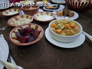 [P14] Giza, Egipt, Restaurantul El Dar Darak, Pui Curry » foto by mprofeanu
 - 
<span class="allrVoted glyphicon glyphicon-heart hidden" id="av1520277"></span>
<a class="m-l-10 hidden" id="sv1520277" onclick="voting_Foto_DelVot(,1520277,29273)" role="button">șterge vot <span class="glyphicon glyphicon-remove"></span></a>
<a id="v91520277" class=" c-red"  onclick="voting_Foto_SetVot(1520277)" role="button"><span class="glyphicon glyphicon-heart-empty"></span> <b>LIKE</b> = Votează poza</a> <img class="hidden"  id="f1520277W9" src="/imagini/loader.gif" border="0" /><span class="AjErrMes hidden" id="e1520277ErM"></span>