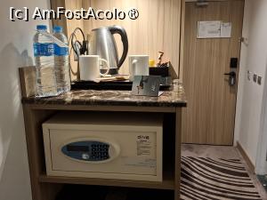 [P13] Cairo, Novotel Cairo Airport Hotel, Camera 222 ne-a primit cu apă îmbuteliată, ceai, cafea, zahăr » foto by mprofeanu
 - 
<span class="allrVoted glyphicon glyphicon-heart hidden" id="av1522000"></span>
<a class="m-l-10 hidden" id="sv1522000" onclick="voting_Foto_DelVot(,1522000,29286)" role="button">șterge vot <span class="glyphicon glyphicon-remove"></span></a>
<a id="v91522000" class=" c-red"  onclick="voting_Foto_SetVot(1522000)" role="button"><span class="glyphicon glyphicon-heart-empty"></span> <b>LIKE</b> = Votează poza</a> <img class="hidden"  id="f1522000W9" src="/imagini/loader.gif" border="0" /><span class="AjErrMes hidden" id="e1522000ErM"></span>