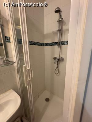 [P04] Cabina de dus, am incaput. » foto by ARA
 - 
<span class="allrVoted glyphicon glyphicon-heart hidden" id="av1522965"></span>
<a class="m-l-10 hidden" id="sv1522965" onclick="voting_Foto_DelVot(,1522965,29289)" role="button">șterge vot <span class="glyphicon glyphicon-remove"></span></a>
<a id="v91522965" class=" c-red"  onclick="voting_Foto_SetVot(1522965)" role="button"><span class="glyphicon glyphicon-heart-empty"></span> <b>LIKE</b> = Votează poza</a> <img class="hidden"  id="f1522965W9" src="/imagini/loader.gif" border="0" /><span class="AjErrMes hidden" id="e1522965ErM"></span>