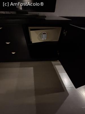 [P15] Seiful din cameră » foto by AZE
 - 
<span class="allrVoted glyphicon glyphicon-heart hidden" id="av1524183"></span>
<a class="m-l-10 hidden" id="sv1524183" onclick="voting_Foto_DelVot(,1524183,29291)" role="button">șterge vot <span class="glyphicon glyphicon-remove"></span></a>
<a id="v91524183" class=" c-red"  onclick="voting_Foto_SetVot(1524183)" role="button"><span class="glyphicon glyphicon-heart-empty"></span> <b>LIKE</b> = Votează poza</a> <img class="hidden"  id="f1524183W9" src="/imagini/loader.gif" border="0" /><span class="AjErrMes hidden" id="e1524183ErM"></span>