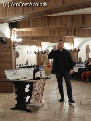 [P39] gidul face prezentarea » foto by Yolanda
 - 
<span class="allrVoted glyphicon glyphicon-heart hidden" id="av1524463"></span>
<a class="m-l-10 hidden" id="sv1524463" onclick="voting_Foto_DelVot(,1524463,29294)" role="button">șterge vot <span class="glyphicon glyphicon-remove"></span></a>
<a id="v91524463" class=" c-red"  onclick="voting_Foto_SetVot(1524463)" role="button"><span class="glyphicon glyphicon-heart-empty"></span> <b>LIKE</b> = Votează poza</a> <img class="hidden"  id="f1524463W9" src="/imagini/loader.gif" border="0" /><span class="AjErrMes hidden" id="e1524463ErM"></span>