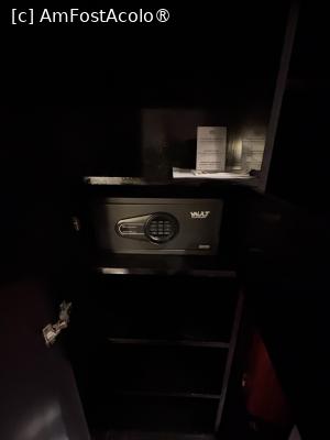 [P19] Seiful din dulap » foto by AZE
 - 
<span class="allrVoted glyphicon glyphicon-heart hidden" id="av1524500"></span>
<a class="m-l-10 hidden" id="sv1524500" onclick="voting_Foto_DelVot(,1524500,29295)" role="button">șterge vot <span class="glyphicon glyphicon-remove"></span></a>
<a id="v91524500" class=" c-red"  onclick="voting_Foto_SetVot(1524500)" role="button"><span class="glyphicon glyphicon-heart-empty"></span> <b>LIKE</b> = Votează poza</a> <img class="hidden"  id="f1524500W9" src="/imagini/loader.gif" border="0" /><span class="AjErrMes hidden" id="e1524500ErM"></span>