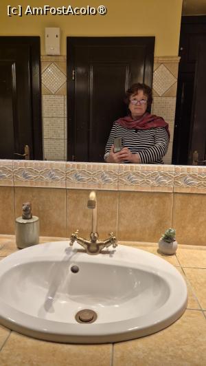 [P20] Gasthof Tirol- la toaletă » foto by ANILU
 - 
<span class="allrVoted glyphicon glyphicon-heart hidden" id="av1524976"></span>
<a class="m-l-10 hidden" id="sv1524976" onclick="voting_Foto_DelVot(,1524976,29297)" role="button">șterge vot <span class="glyphicon glyphicon-remove"></span></a>
<a id="v91524976" class=" c-red"  onclick="voting_Foto_SetVot(1524976)" role="button"><span class="glyphicon glyphicon-heart-empty"></span> <b>LIKE</b> = Votează poza</a> <img class="hidden"  id="f1524976W9" src="/imagini/loader.gif" border="0" /><span class="AjErrMes hidden" id="e1524976ErM"></span>