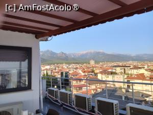 [P22] JK Business - Terasa restaurantului » foto by Yoda
 - 
<span class="allrVoted glyphicon glyphicon-heart hidden" id="av1525621"></span>
<a class="m-l-10 hidden" id="sv1525621" onclick="voting_Foto_DelVot(,1525621,29298)" role="button">șterge vot <span class="glyphicon glyphicon-remove"></span></a>
<a id="v91525621" class=" c-red"  onclick="voting_Foto_SetVot(1525621)" role="button"><span class="glyphicon glyphicon-heart-empty"></span> <b>LIKE</b> = Votează poza</a> <img class="hidden"  id="f1525621W9" src="/imagini/loader.gif" border="0" /><span class="AjErrMes hidden" id="e1525621ErM"></span>