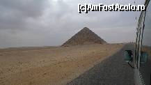 [P19] De pe sosea, indepartare se zareste Piramida Rosie, prima piramida adevarata » foto by nicoletass
 - 
<span class="allrVoted glyphicon glyphicon-heart hidden" id="av222271"></span>
<a class="m-l-10 hidden" id="sv222271" onclick="voting_Foto_DelVot(,222271,29302)" role="button">șterge vot <span class="glyphicon glyphicon-remove"></span></a>
<a id="v9222271" class=" c-red"  onclick="voting_Foto_SetVot(222271)" role="button"><span class="glyphicon glyphicon-heart-empty"></span> <b>LIKE</b> = Votează poza</a> <img class="hidden"  id="f222271W9" src="/imagini/loader.gif" border="0" /><span class="AjErrMes hidden" id="e222271ErM"></span>