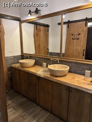 [P17] Casa Românească Otopeni-toaleta » foto by AZE
 - 
<span class="allrVoted glyphicon glyphicon-heart hidden" id="av1537514"></span>
<a class="m-l-10 hidden" id="sv1537514" onclick="voting_Foto_DelVot(,1537514,29303)" role="button">șterge vot <span class="glyphicon glyphicon-remove"></span></a>
<a id="v91537514" class=" c-red"  onclick="voting_Foto_SetVot(1537514)" role="button"><span class="glyphicon glyphicon-heart-empty"></span> <b>LIKE</b> = Votează poza</a> <img class="hidden"  id="f1537514W9" src="/imagini/loader.gif" border="0" /><span class="AjErrMes hidden" id="e1537514ErM"></span>