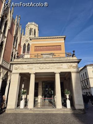 [P01] Caffè Pedrocchi » foto by adso
 - 
<span class="allrVoted glyphicon glyphicon-heart hidden" id="av1525734"></span>
<a class="m-l-10 hidden" id="sv1525734" onclick="voting_Foto_DelVot(,1525734,29306)" role="button">șterge vot <span class="glyphicon glyphicon-remove"></span></a>
<a id="v91525734" class=" c-red"  onclick="voting_Foto_SetVot(1525734)" role="button"><span class="glyphicon glyphicon-heart-empty"></span> <b>LIKE</b> = Votează poza</a> <img class="hidden"  id="f1525734W9" src="/imagini/loader.gif" border="0" /><span class="AjErrMes hidden" id="e1525734ErM"></span>