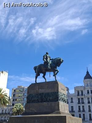 [P12] statuia din piață » foto by robert
 - 
<span class="allrVoted glyphicon glyphicon-heart hidden" id="av1527814"></span>
<a class="m-l-10 hidden" id="sv1527814" onclick="voting_Foto_DelVot(,1527814,29322)" role="button">șterge vot <span class="glyphicon glyphicon-remove"></span></a>
<a id="v91527814" class=" c-red"  onclick="voting_Foto_SetVot(1527814)" role="button"><span class="glyphicon glyphicon-heart-empty"></span> <b>LIKE</b> = Votează poza</a> <img class="hidden"  id="f1527814W9" src="/imagini/loader.gif" border="0" /><span class="AjErrMes hidden" id="e1527814ErM"></span>