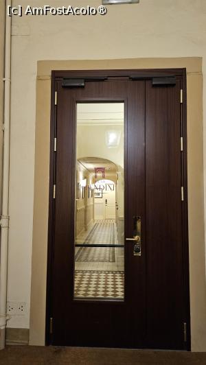 [P37] Hotel Pendini - ușa de acces  de la etajul doi » foto by doina_c24
 - 
<span class="allrVoted glyphicon glyphicon-heart hidden" id="av1528620"></span>
<a class="m-l-10 hidden" id="sv1528620" onclick="voting_Foto_DelVot(,1528620,29328)" role="button">șterge vot <span class="glyphicon glyphicon-remove"></span></a>
<a id="v91528620" class=" c-red"  onclick="voting_Foto_SetVot(1528620)" role="button"><span class="glyphicon glyphicon-heart-empty"></span> <b>LIKE</b> = Votează poza</a> <img class="hidden"  id="f1528620W9" src="/imagini/loader.gif" border="0" /><span class="AjErrMes hidden" id="e1528620ErM"></span>