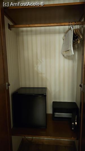 [P50] Hotel Pendini - dulapul în perete, cu umerașe, seif și răcitor » foto by doina_c24
 - 
<span class="allrVoted glyphicon glyphicon-heart hidden" id="av1528633"></span>
<a class="m-l-10 hidden" id="sv1528633" onclick="voting_Foto_DelVot(,1528633,29328)" role="button">șterge vot <span class="glyphicon glyphicon-remove"></span></a>
<a id="v91528633" class=" c-red"  onclick="voting_Foto_SetVot(1528633)" role="button"><span class="glyphicon glyphicon-heart-empty"></span> <b>LIKE</b> = Votează poza</a> <img class="hidden"  id="f1528633W9" src="/imagini/loader.gif" border="0" /><span class="AjErrMes hidden" id="e1528633ErM"></span>