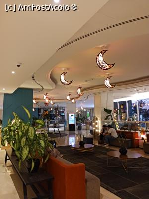 [P05]  holul hotelului Occidental Sharjah Grand » foto by nela b
 - 
<span class="allrVoted glyphicon glyphicon-heart hidden" id="av1528888"></span>
<a class="m-l-10 hidden" id="sv1528888" onclick="voting_Foto_DelVot(,1528888,29329)" role="button">șterge vot <span class="glyphicon glyphicon-remove"></span></a>
<a id="v91528888" class=" c-red"  onclick="voting_Foto_SetVot(1528888)" role="button"><span class="glyphicon glyphicon-heart-empty"></span> <b>LIKE</b> = Votează poza</a> <img class="hidden"  id="f1528888W9" src="/imagini/loader.gif" border="0" /><span class="AjErrMes hidden" id="e1528888ErM"></span>