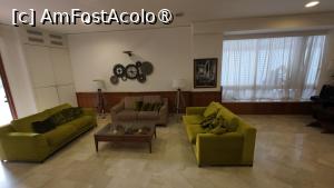 [P10] Hotel Villa Serena - holul » foto by Dragoș_MD
 - 
<span class="allrVoted glyphicon glyphicon-heart hidden" id="av1529390"></span>
<a class="m-l-10 hidden" id="sv1529390" onclick="voting_Foto_DelVot(,1529390,29334)" role="button">șterge vot <span class="glyphicon glyphicon-remove"></span></a>
<a id="v91529390" class=" c-red"  onclick="voting_Foto_SetVot(1529390)" role="button"><span class="glyphicon glyphicon-heart-empty"></span> <b>LIKE</b> = Votează poza</a> <img class="hidden"  id="f1529390W9" src="/imagini/loader.gif" border="0" /><span class="AjErrMes hidden" id="e1529390ErM"></span>